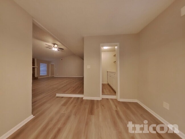 Foto del edificio - 1527 Flat Rock Rd