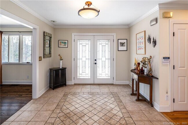 Foto del edificio - 74 Wellington Dr