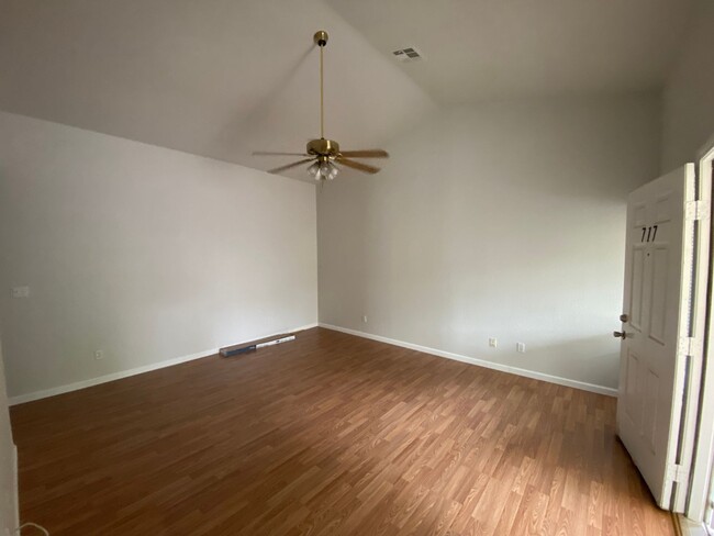 Building Photo - Anne Lane Unit 717, Henderson, Nevada 89015