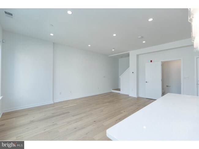 Foto del edificio - 2137 E Firth St
