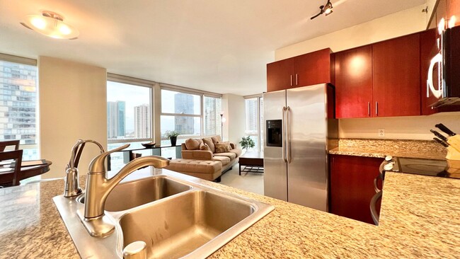 Building Photo - FULLY FURNISHED 2 BEDROOM UNIT IN KAKAAKO
