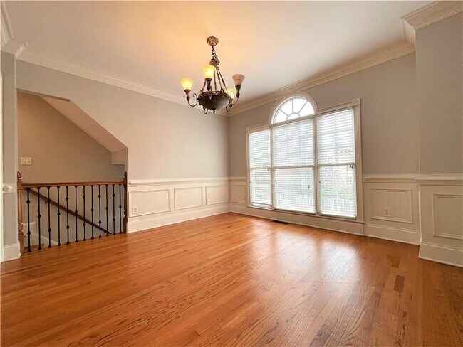 Building Photo - 895 Lenox Ct NE