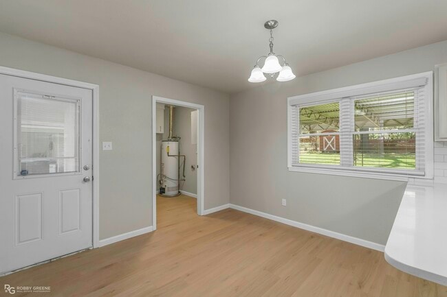 Building Photo - 1045 Ridgewood Dr