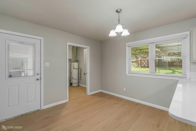 Foto del edificio - 1045 Ridgewood Dr