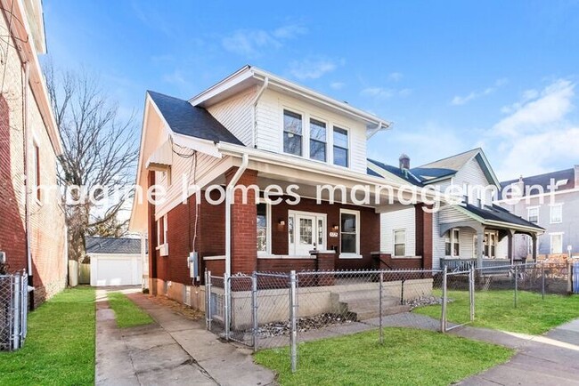 Foto del edificio - Pet-Friendly 3-Bedroom Home in Cincinnati