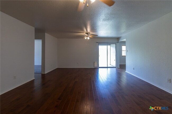 Building Photo - 4507 Aspen Dr