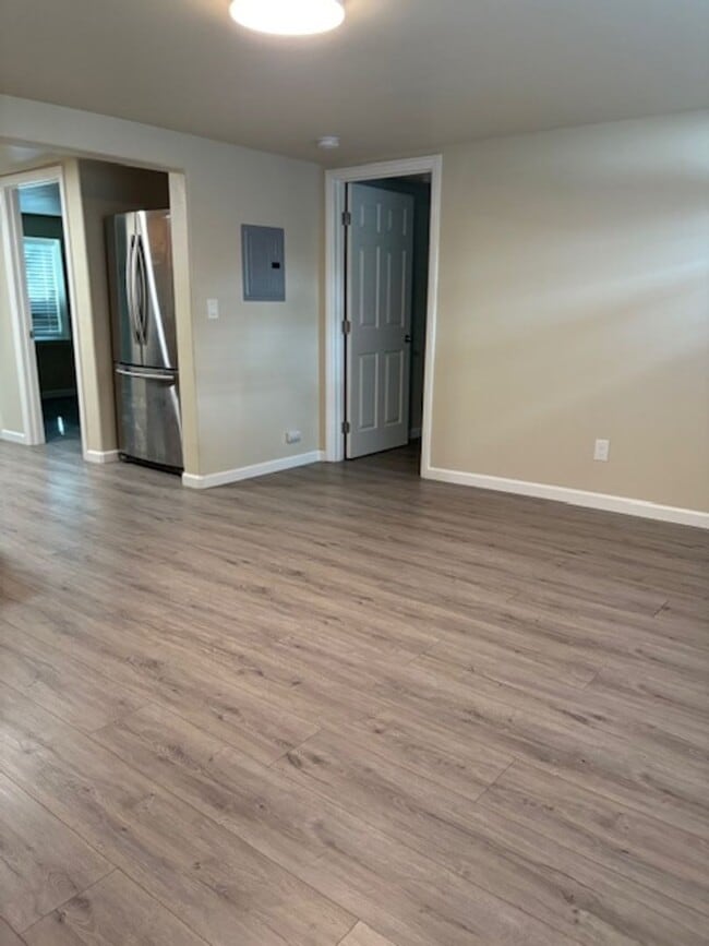 Building Photo - 189 College Way