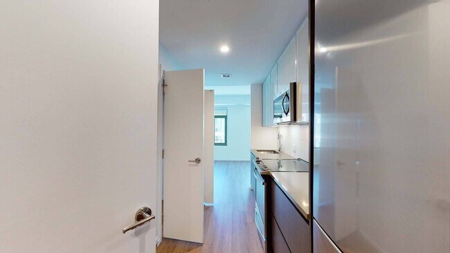 Interior Photo - 345 Harrison