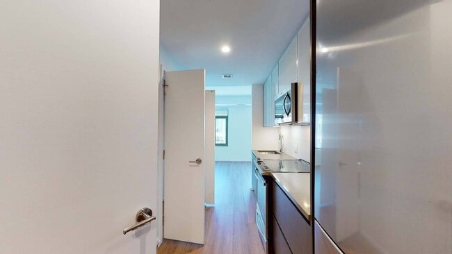 Interior Photo - 345 Harrison