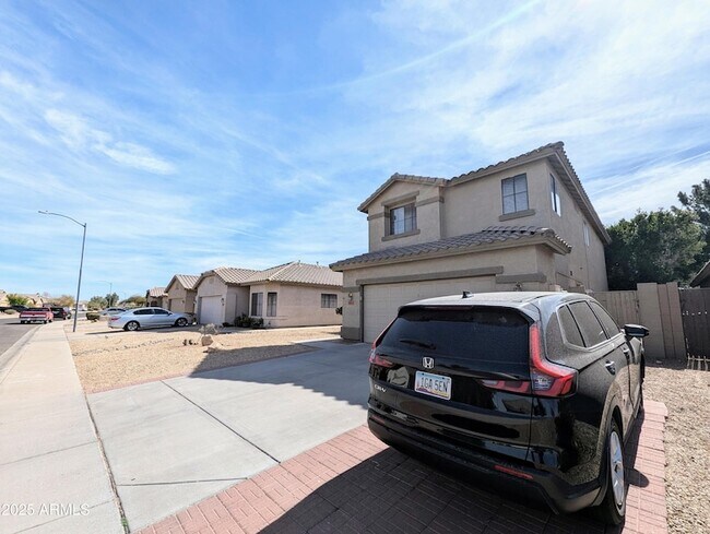 Foto del edificio - 8861 W Paradise Dr