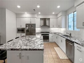 Building Photo - 125 Cadence