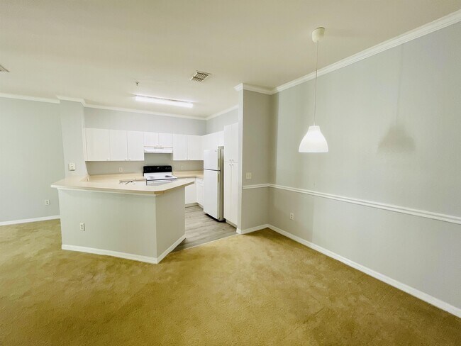 Building Photo - 3615 Conroy Rd