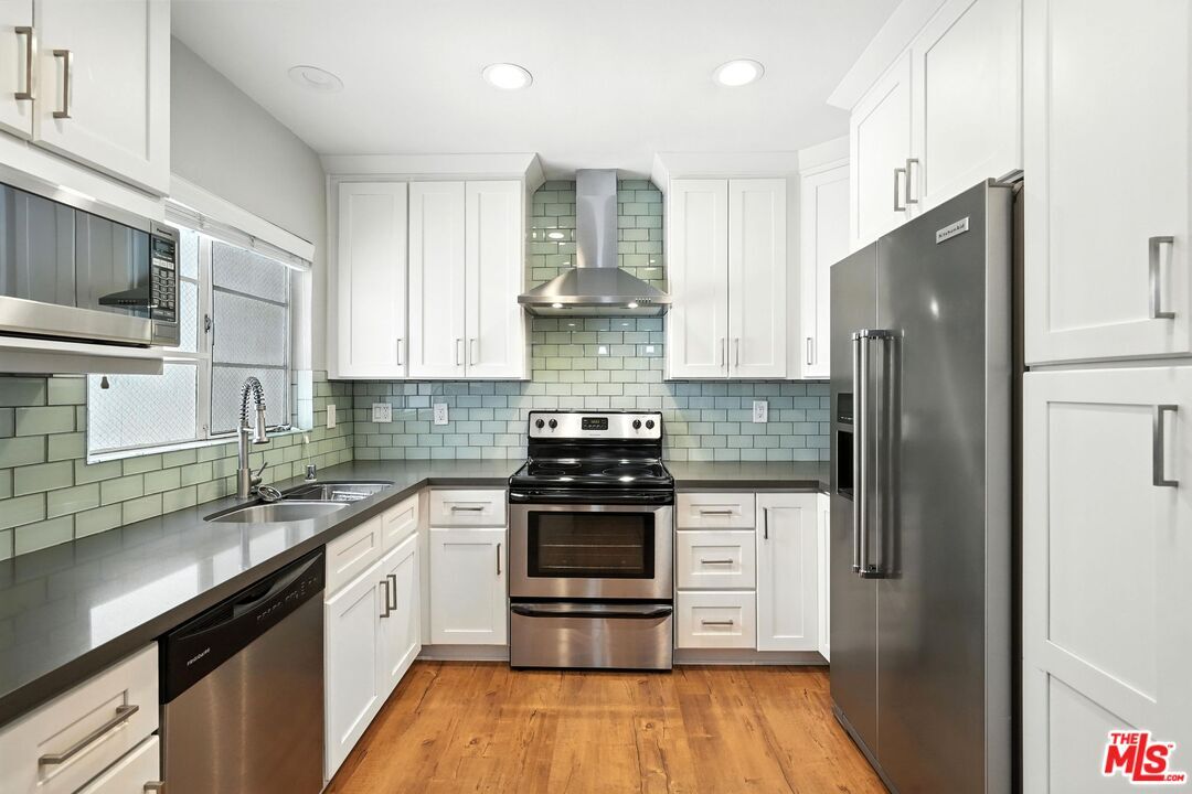 Primary Photo - 15248 Dickens St