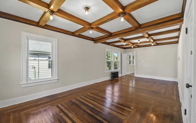 Building Photo - 37-39 Hazelwood Terrace