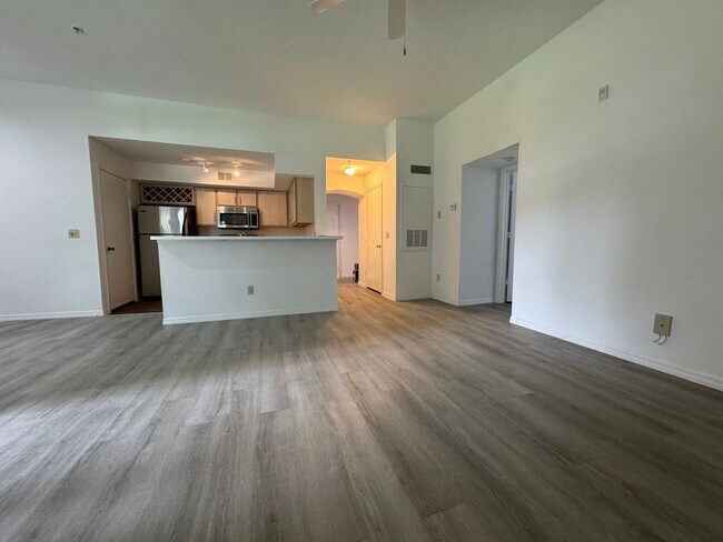 Resort-Style 2 Bed, 2 Bath Condo | Top-Flo... - Resort-Style 2 Bed, 2 Bath Condo | Top-Flo...