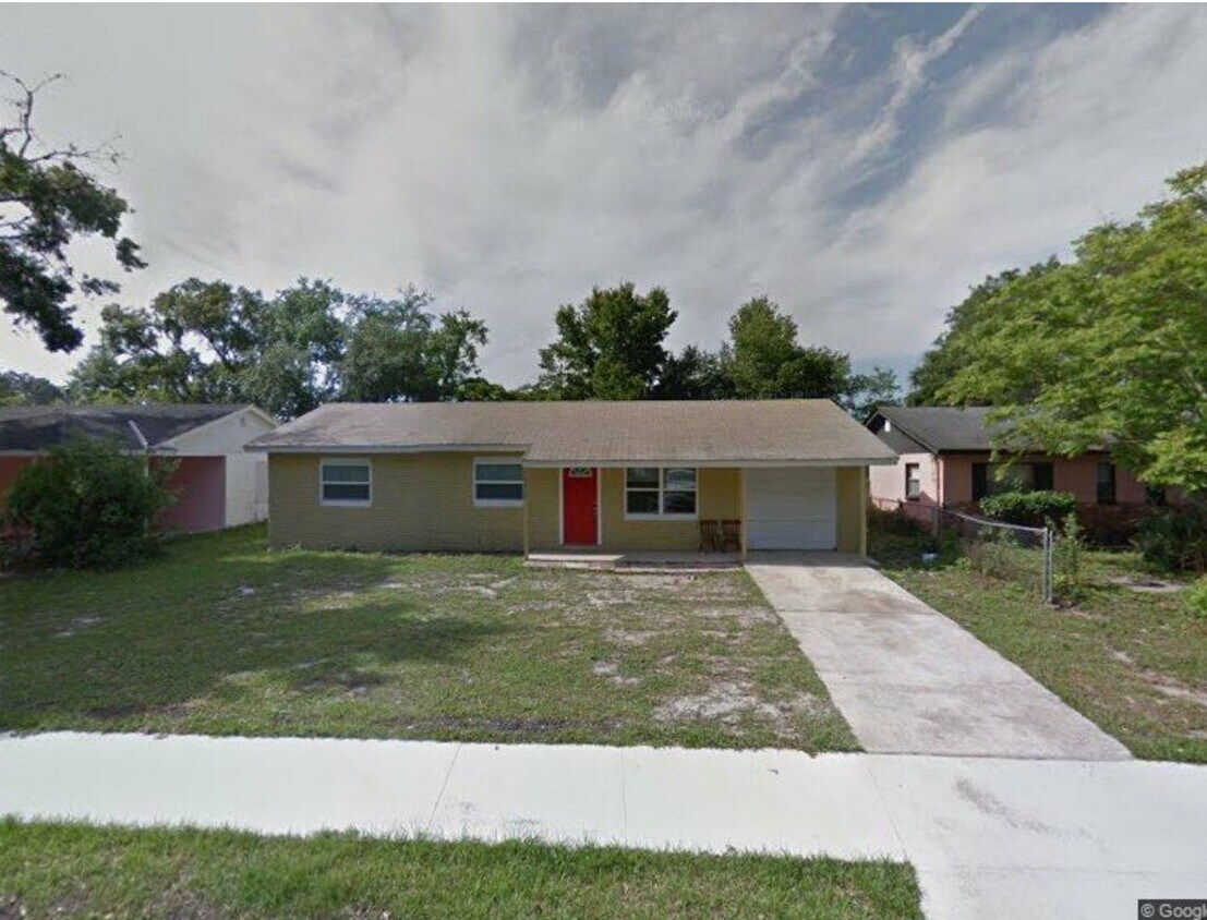 Primary Photo - Charming 2-Bedroom Home in Quiet Eustis Ne...