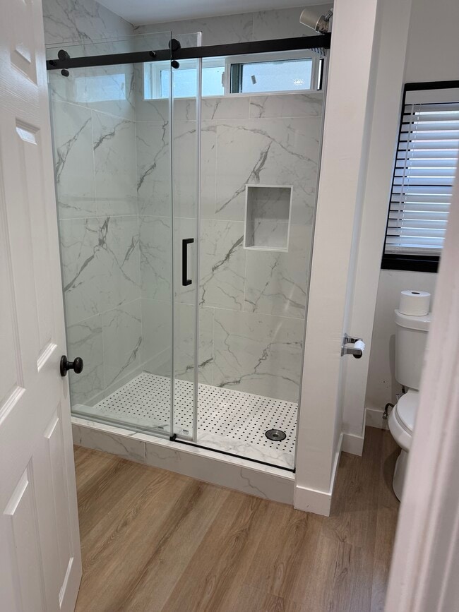 Bathroom1 - 944 15th Pl
