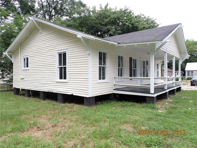 Building Photo - 1837 Seale St