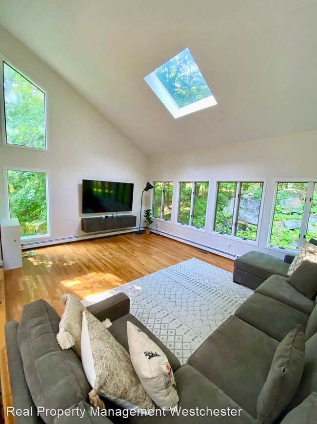 Building Photo - 4 br, 3.5 bath House - 44 Powder Horn Road