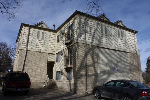 Building Photo - 830 E Jefferson St