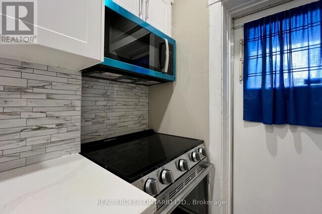 Photo du bâtiment - 775 Woodbine Ave