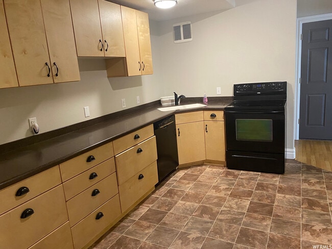 Building Photo - 9668 S Cindy Ct