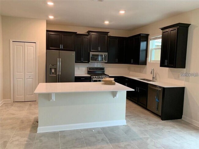 Foto del edificio - 1323 Oak Crest St