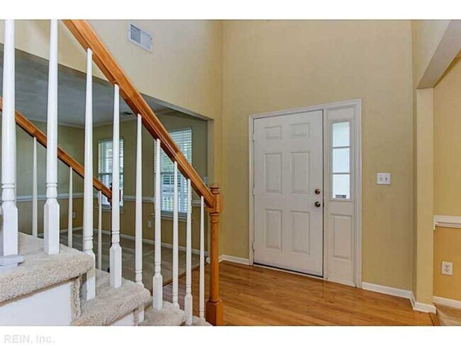 Building Photo - DEEP WATER ACCESS & ACREAGE!!