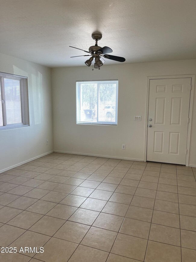 Building Photo - 2526 W Ocotillo Rd