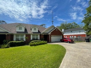 Building Photo - 2328 Barcelona Ct