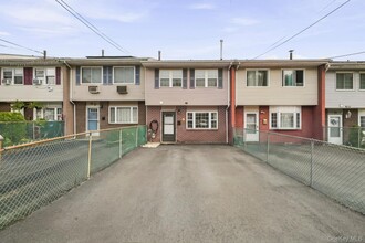 Building Photo - 71 Roosevelt Dr