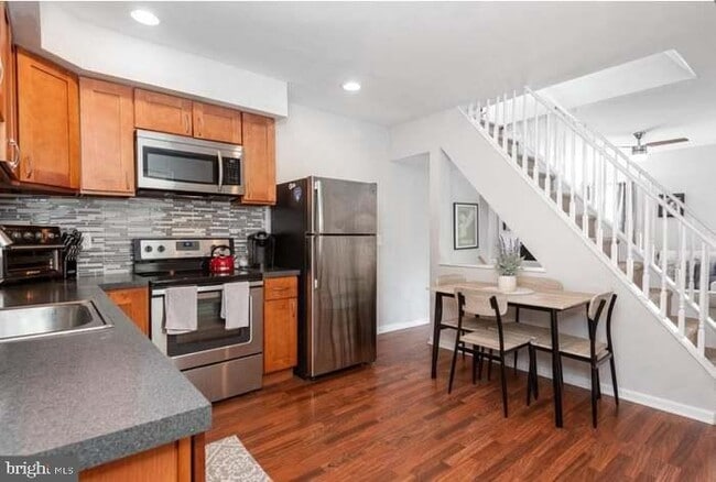 Building Photo - 436 Lemonte St