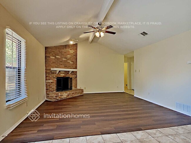 Foto del edificio - 1229 N Creek Dr