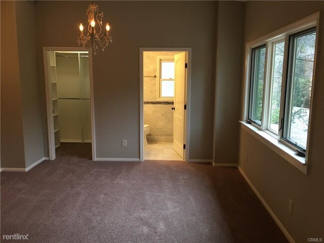 Building Photo - 3 br, 3 bath House - 2312 E Chevy Chase Dr