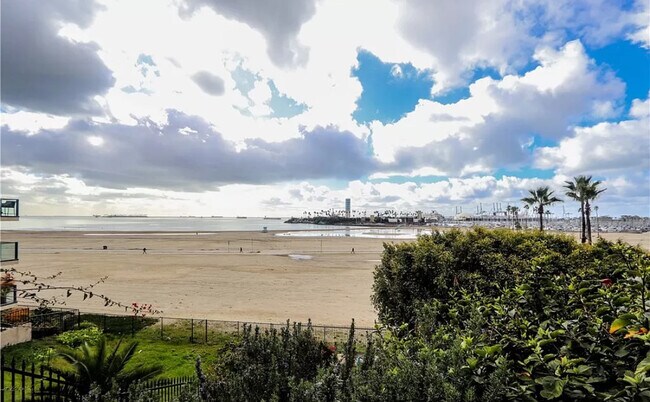 Wake up to an ocean view - 1030 E Ocean Blvd