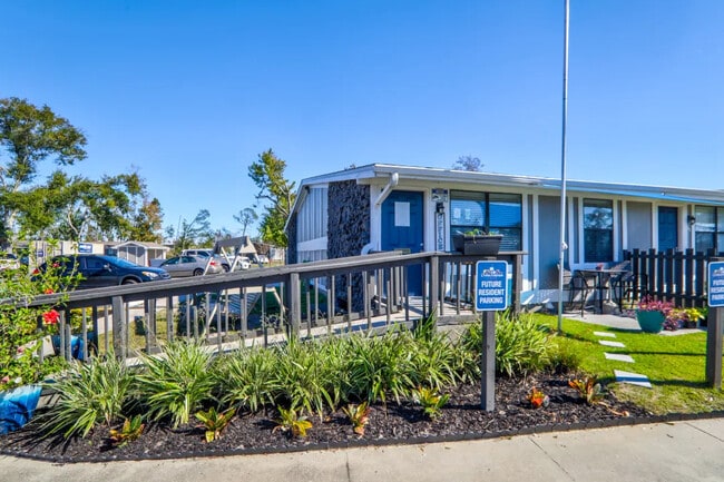 Building Photo - Lynn Haven Cove Apartments