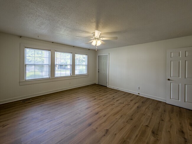 Foto del edificio - 1608 Central Ave