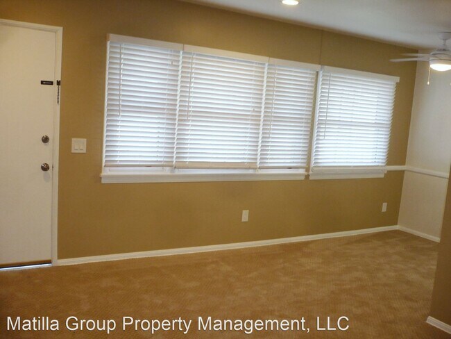 Foto del edificio - 12000 Mitchell Ave