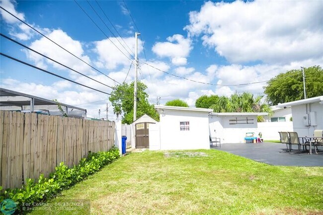 Building Photo - 6240 NW 15th St