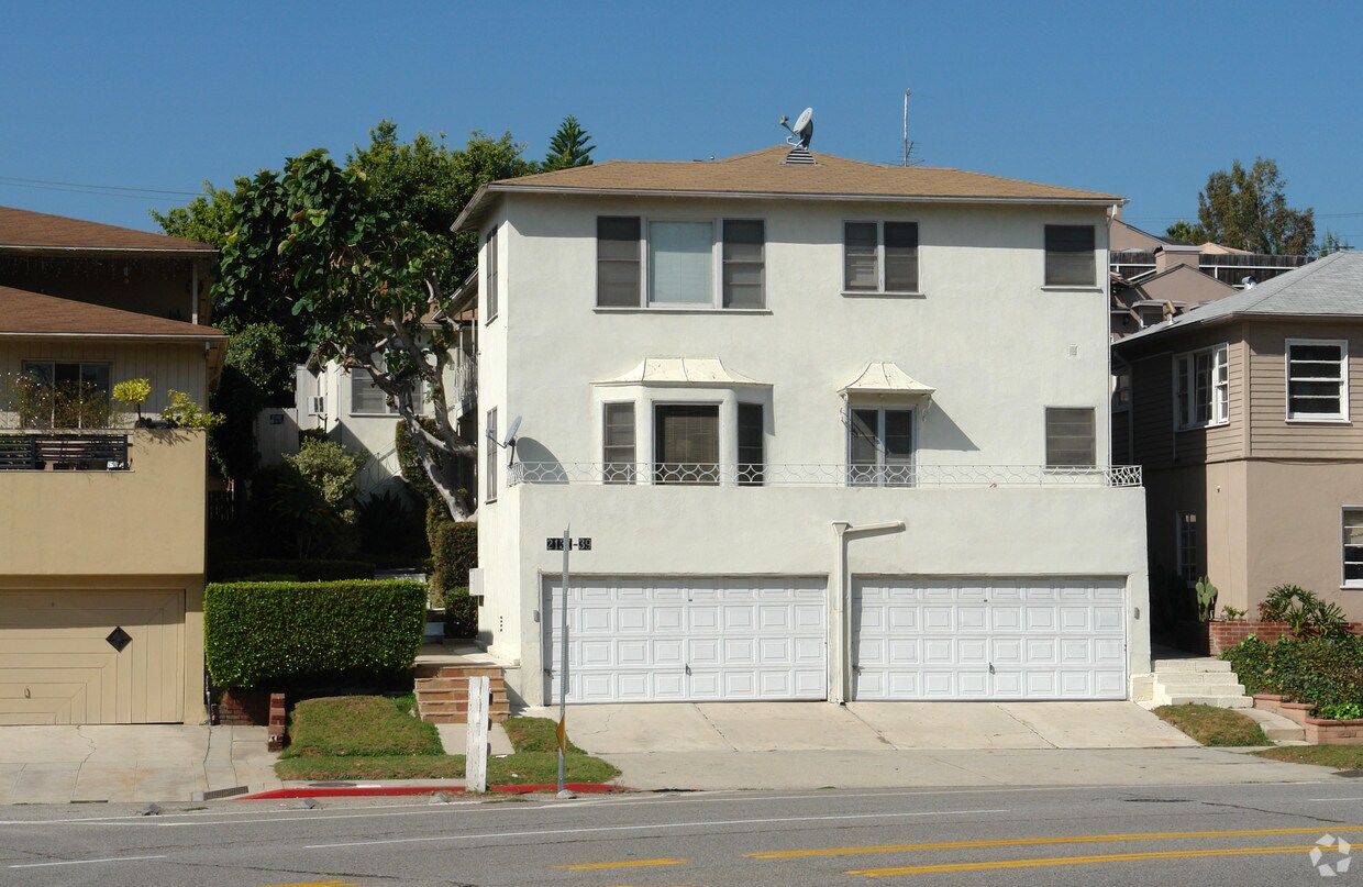 Building Photo - 2131-2139 S Beverly Glen Blvd