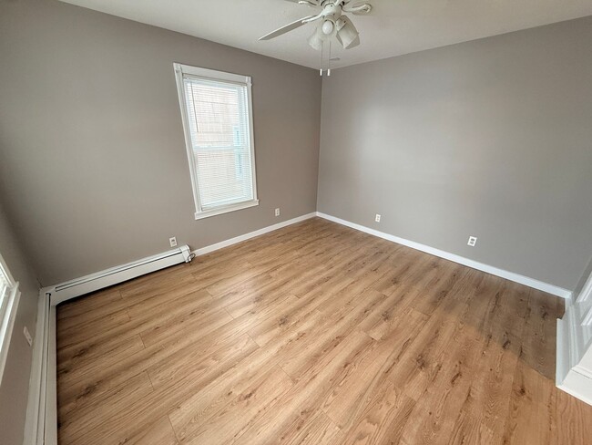 Building Photo - 100 Green St