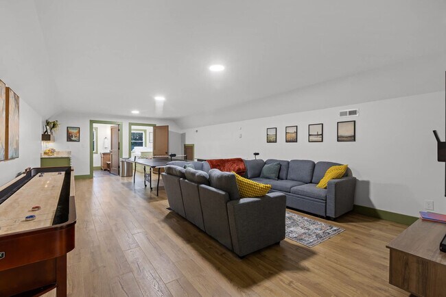 Foto del edificio - 250 Mt Della Rd