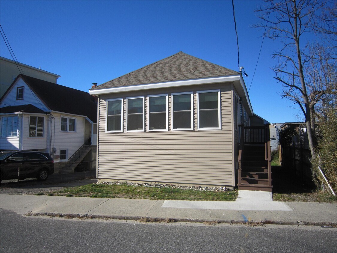 754 E Broadway, Milford, CT 06460 House Rental in Milford, CT