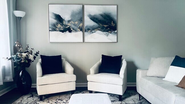 Foto del edificio - 5013 Chupp Way Cir