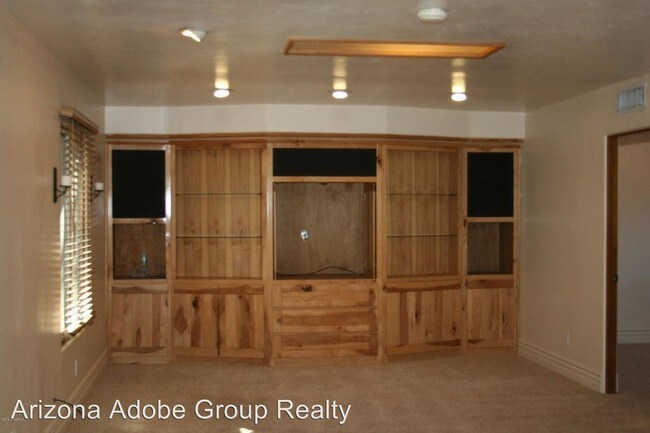 Building Photo - 2 br, 1 bath House - 1058 S. 5th St.