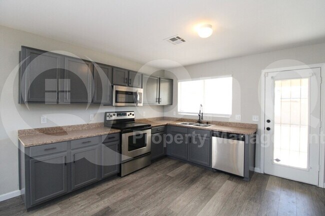 Foto del edificio - 4105 West Myrtle Ave