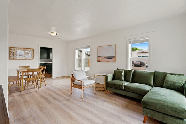 Sala de estar - 123 2nd St SE