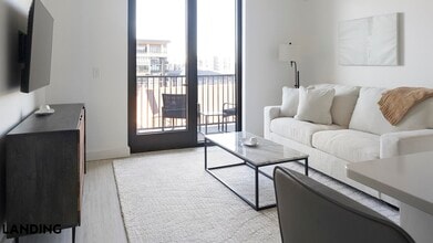 Building Photo - 1007 S Mint St