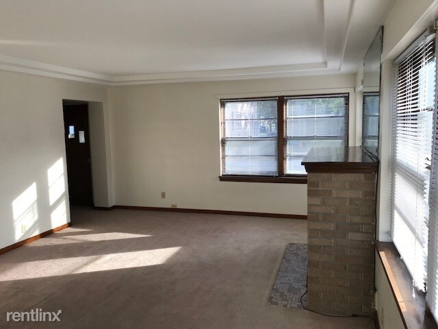 Building Photo - 8008 W Becher St