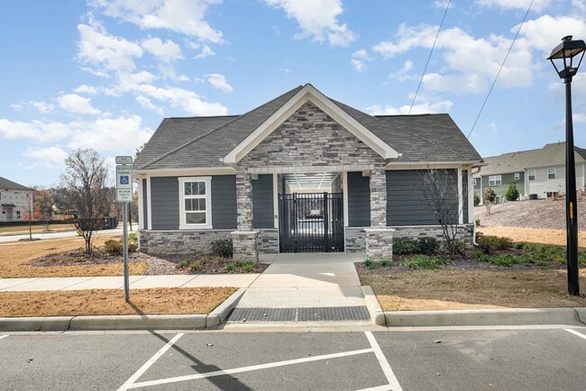 Building Photo - Lavanya Townhouse Arberdene